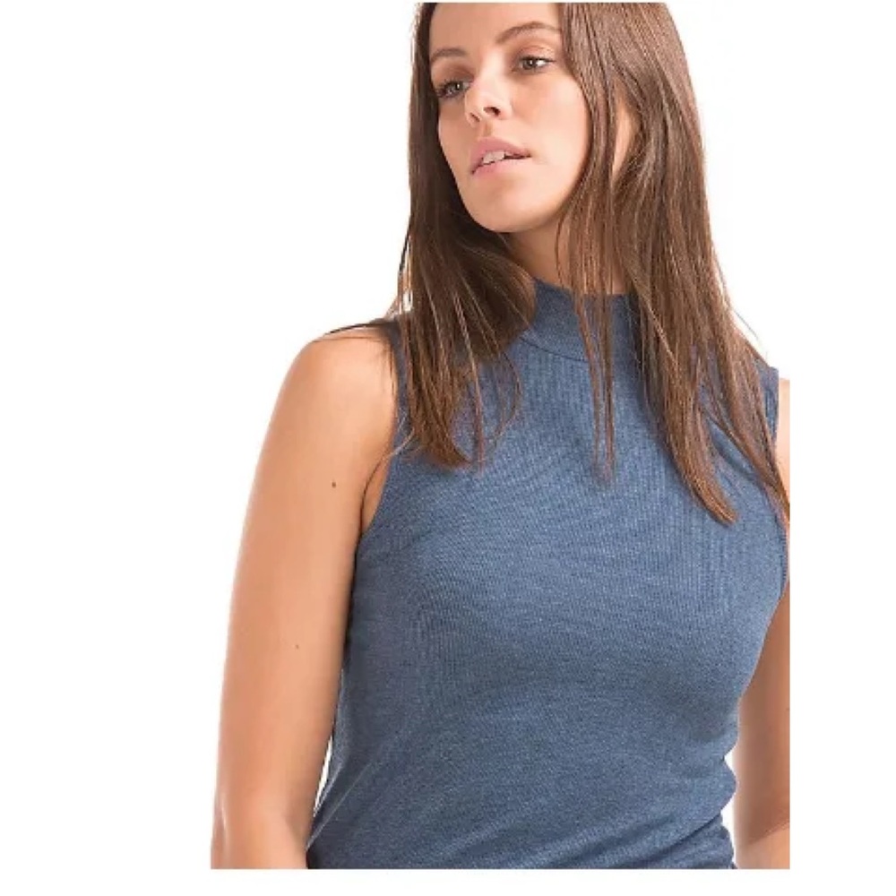 GAP Ribbed Mock Neck Tank - Picture 4 of 6